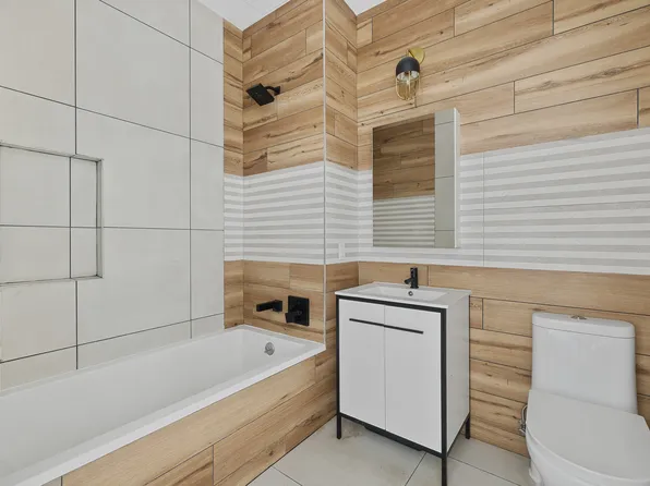 150 Eagle Street image 3 of 18