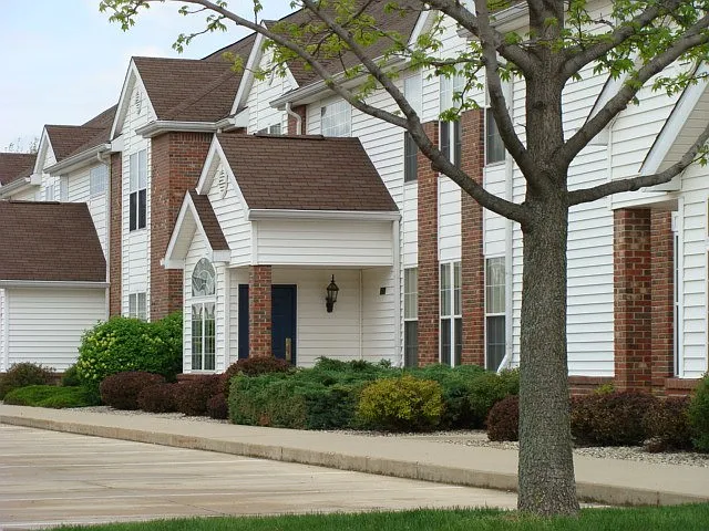 Portledge Commons, 1 and 2 Bedroom apartments, carport, central Lafayette — Photo 1