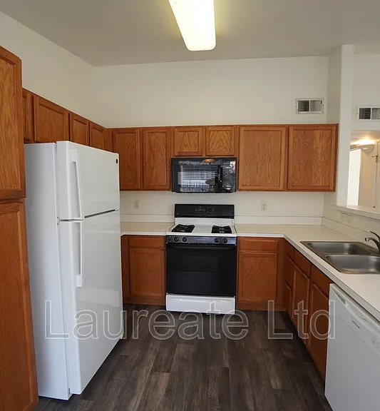 9962 E Idaho Cir #202 — Photo 8