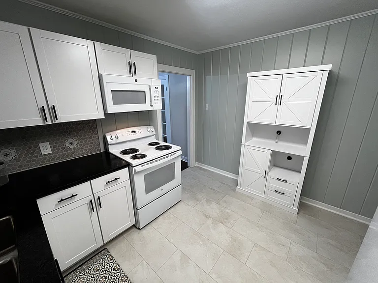 411 Marietta St — Photo 20