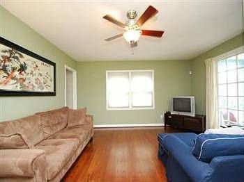 3rd image of 1549 Northview Ave