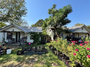 924 Chickasaw Ave, Arkoma, OK 74901