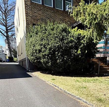 2nd image of 34 Feronia Way