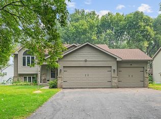 397 Viking Dr E, Little Canada, MN 55117