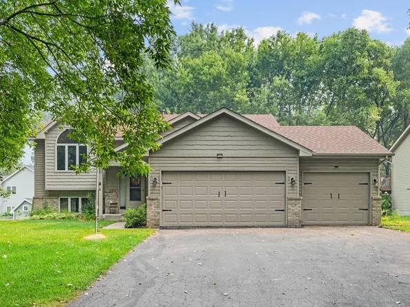 397 Viking Dr E, Little Canada, MN 55117