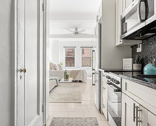 3rd image of 310 Riverside Dr APT 515