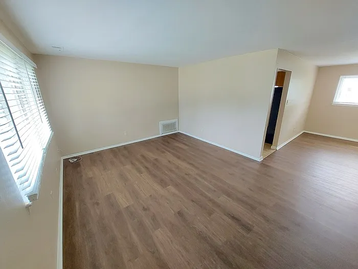 329 Bernice Pl — Photo 4