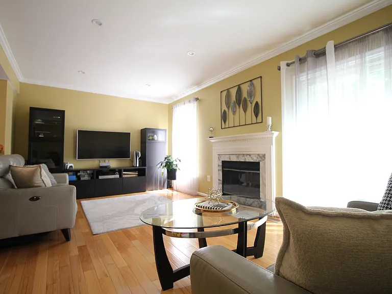 173 Sulgrave Ct — Photo 1