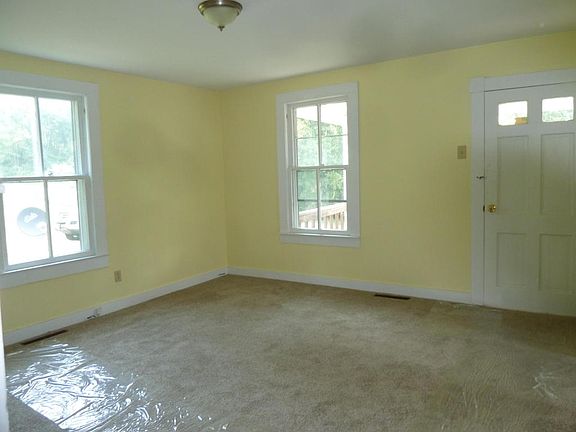 3rd image of 275 Byrd Ln