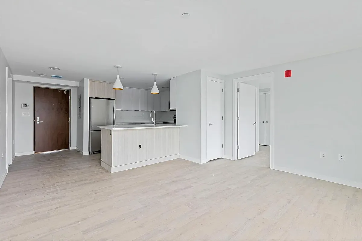 Building Photo - 11 Soden St