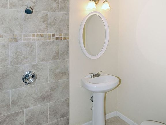 3rd image of 323 S M St #323 S