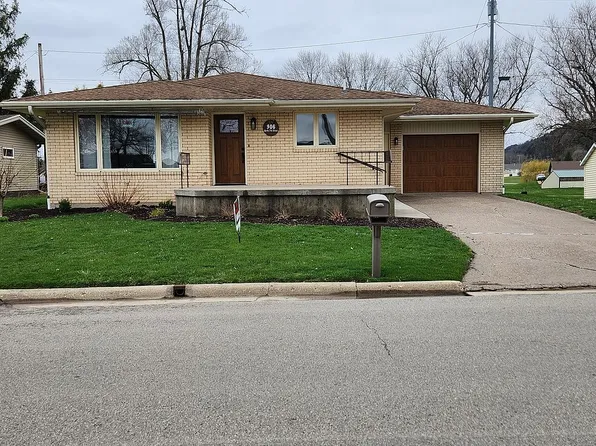 306 N 7th St, Bellevue, IA 52031