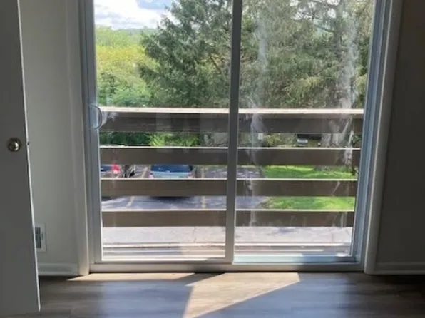 1002 Spruce Hills Dr, Glen Gardner Boro, NJ 08826