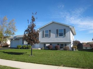 2334 Green Valley Dr, Janesville, WI 53546