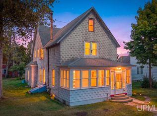 1116 Minnesota Ave, Gladstone, MI 49837