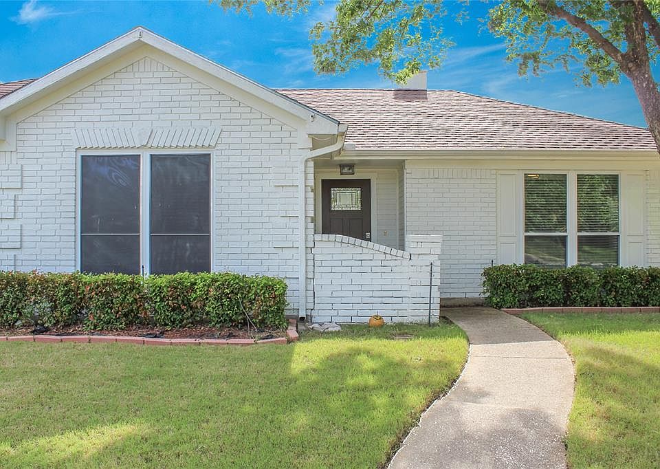 1st image of 351 Parkwood Ln