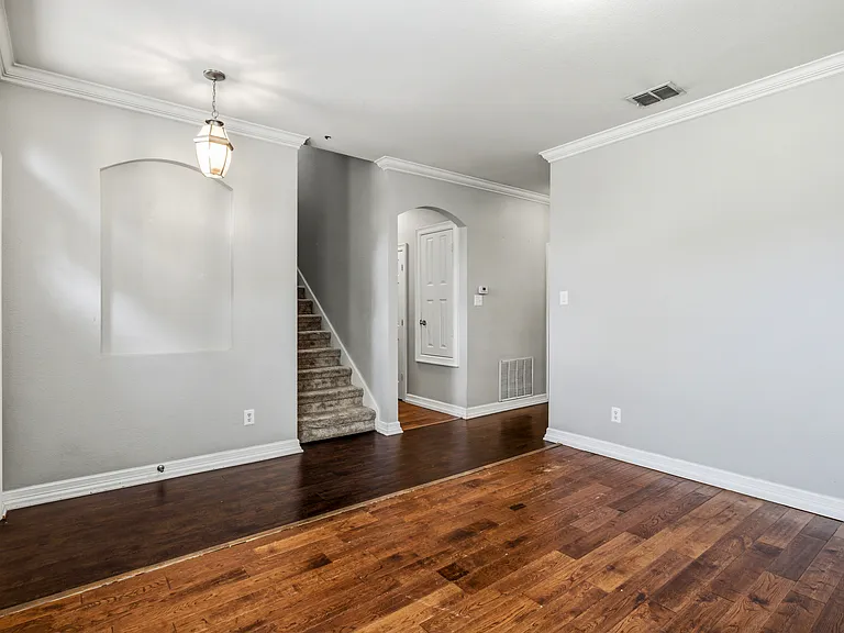 2305 Orchid Dr — Photo 2