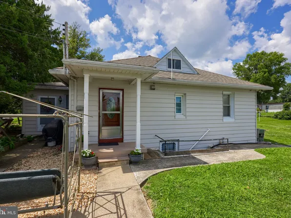 125 Meadow Valley Rd, Ephrata, PA 17522
