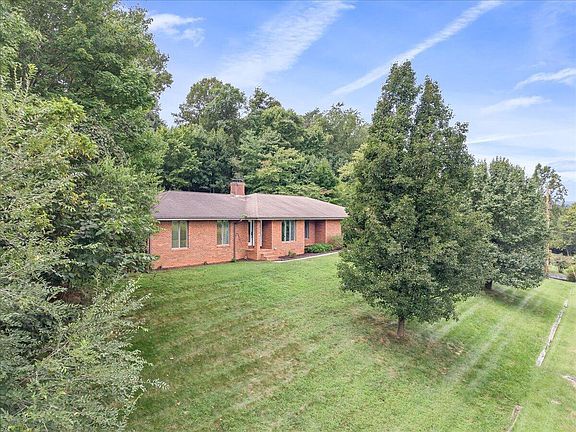 2nd image of 2315 Ridge Rd