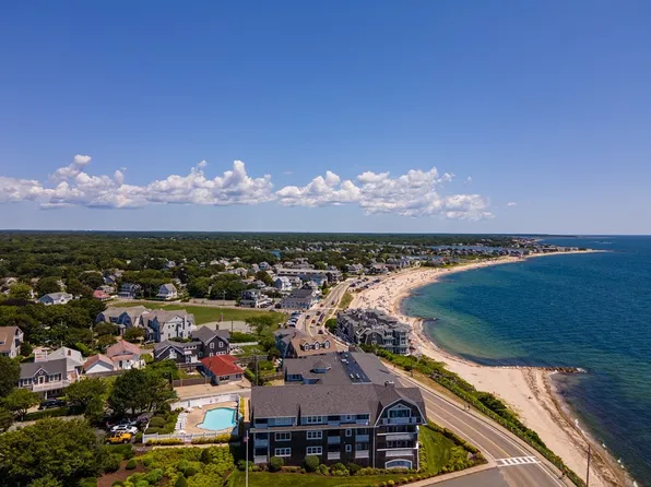 2 Quinapoxet Ave APT V, Falmouth, MA 02540