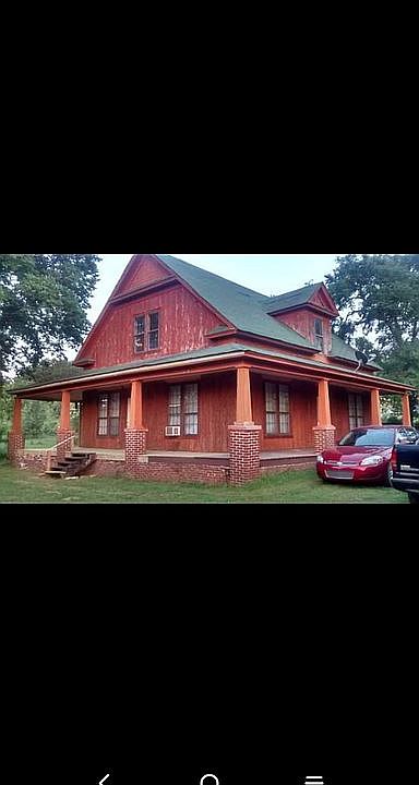 2nd image of 810 S Main Ave