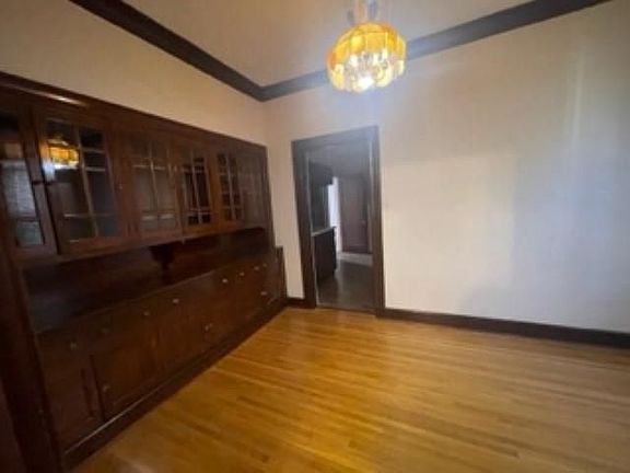 5th image of 1676 Parkway Ave