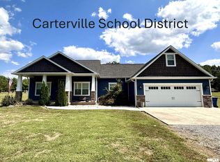 12214 Burghoff St, Carbondale, IL 62901