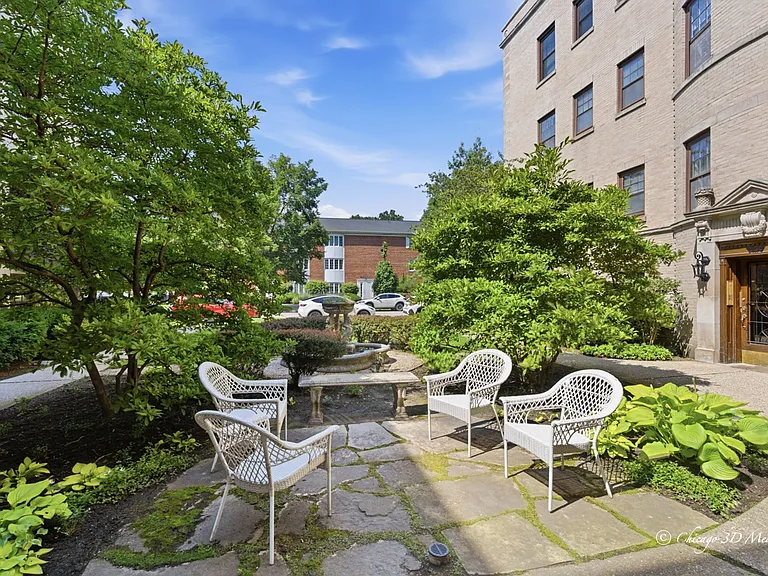 906 Greenwood St #2E — Photo 3