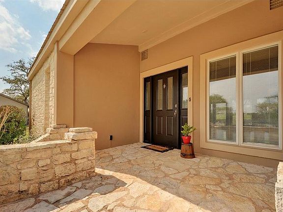 3rd image of 1012 Corsaire St