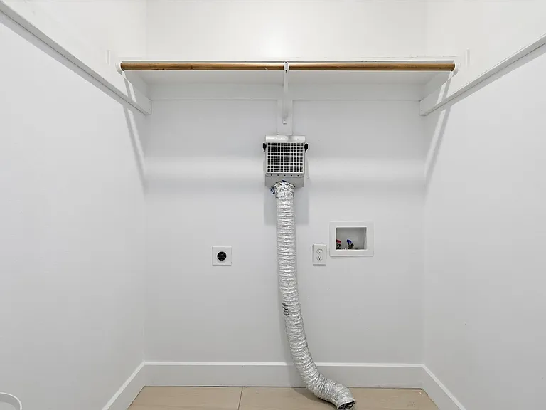 6207 Royal Ln — Photo 10