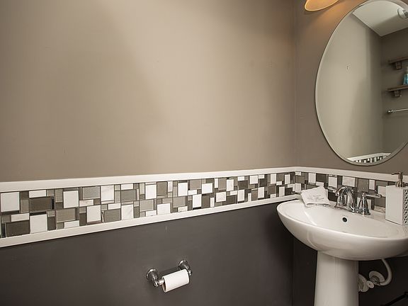 5th image of 587 Fox River Hills Way