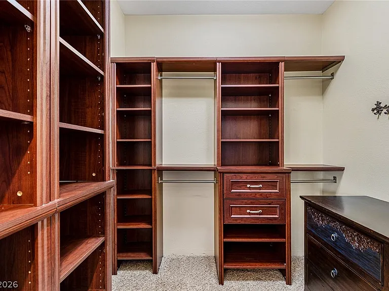 724 Pinnacle Heights Ln — Photo 40