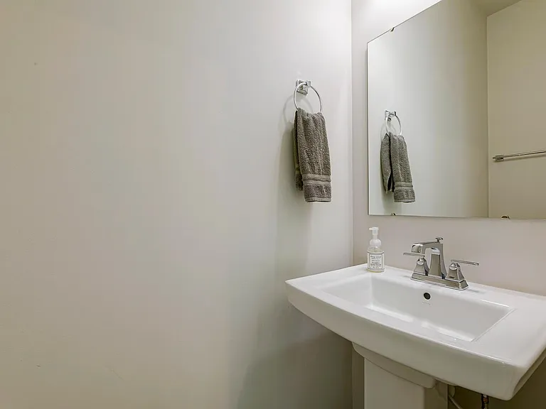 241 Misty Pike Dr — Photo 32