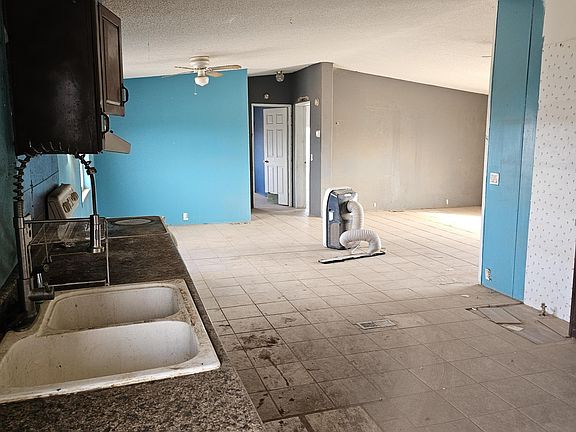 2nd image of 14020 W Park Rd