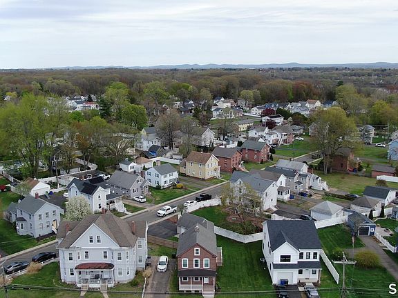 3rd image of 31 Suffield Street
