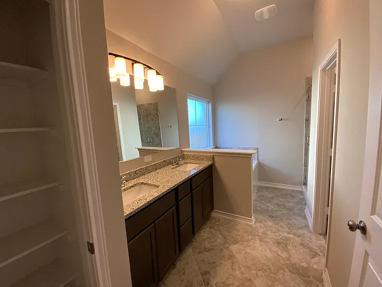 5208 Leaning Tree Dr — Photo 12