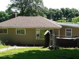 2755 Cottage Rd, La Fayette, IL 61449