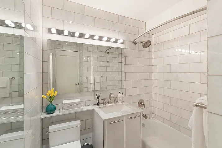 400 E 54th St #31B — Photo 17