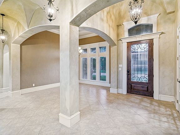 5th image of 5605 Reatta Pl