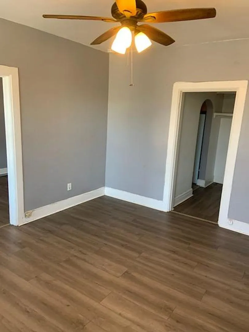 LM920 — Photo 3