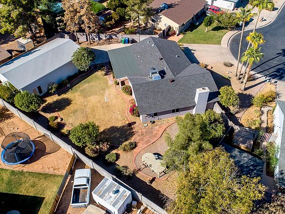 3rd image of 958 S Helms Cir
