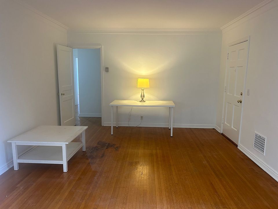 Living Room reverse direction