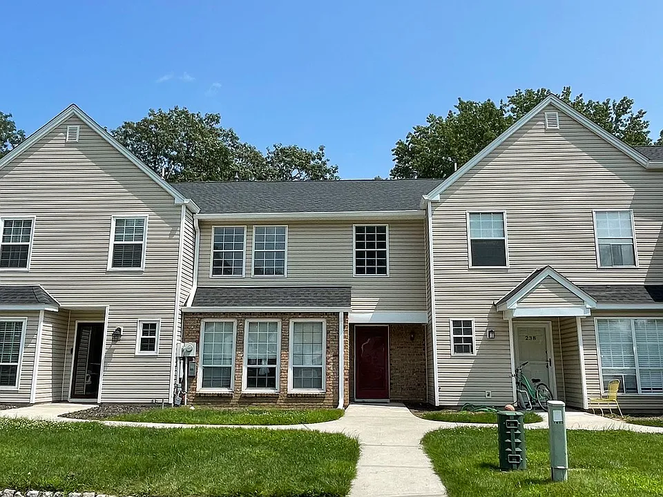 240 Teasdale Pl