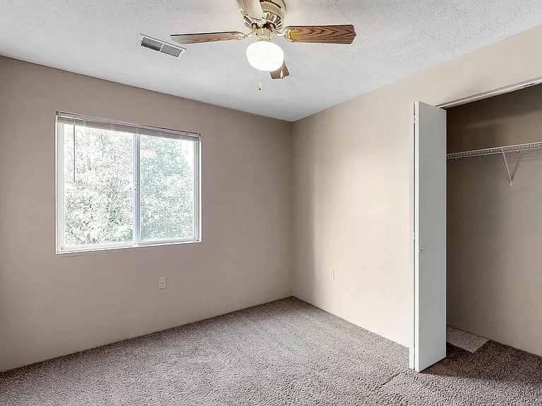 Cambridge Apartments — Photo 44