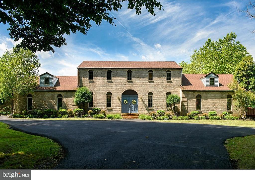 1 Horseshoe Ln, Malvern, PA 19355 | Zillow