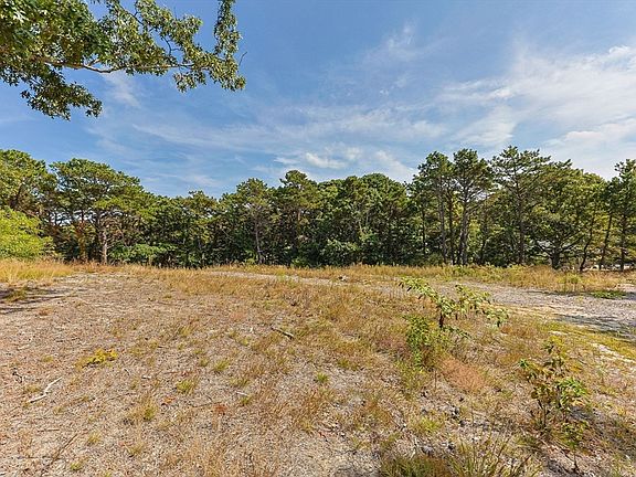 5th image of 7 Arrowhead Farm Rd