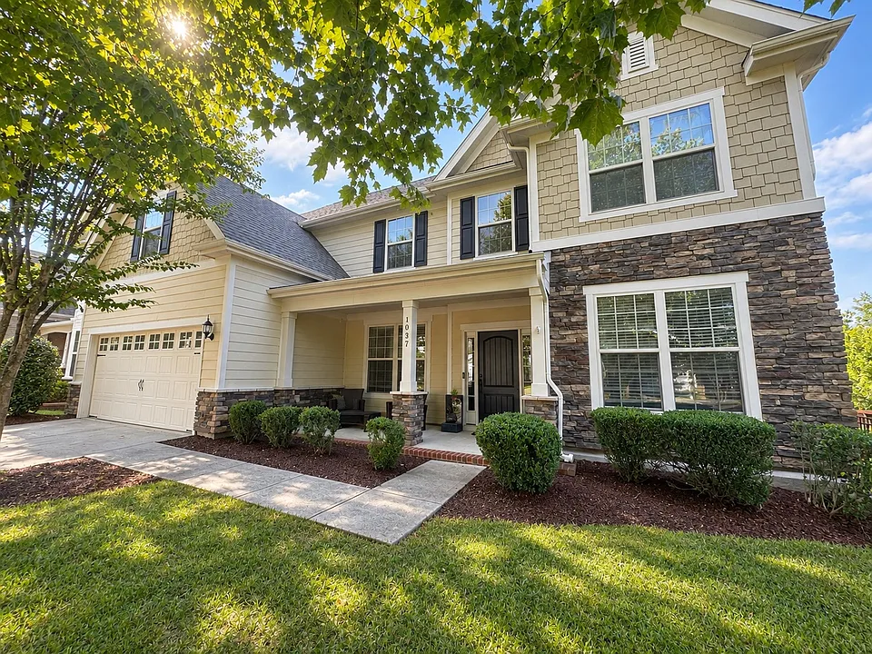 1037 Cozy Oak Ave