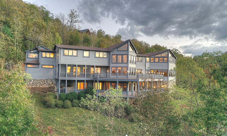 The Lodge at Deer Crest