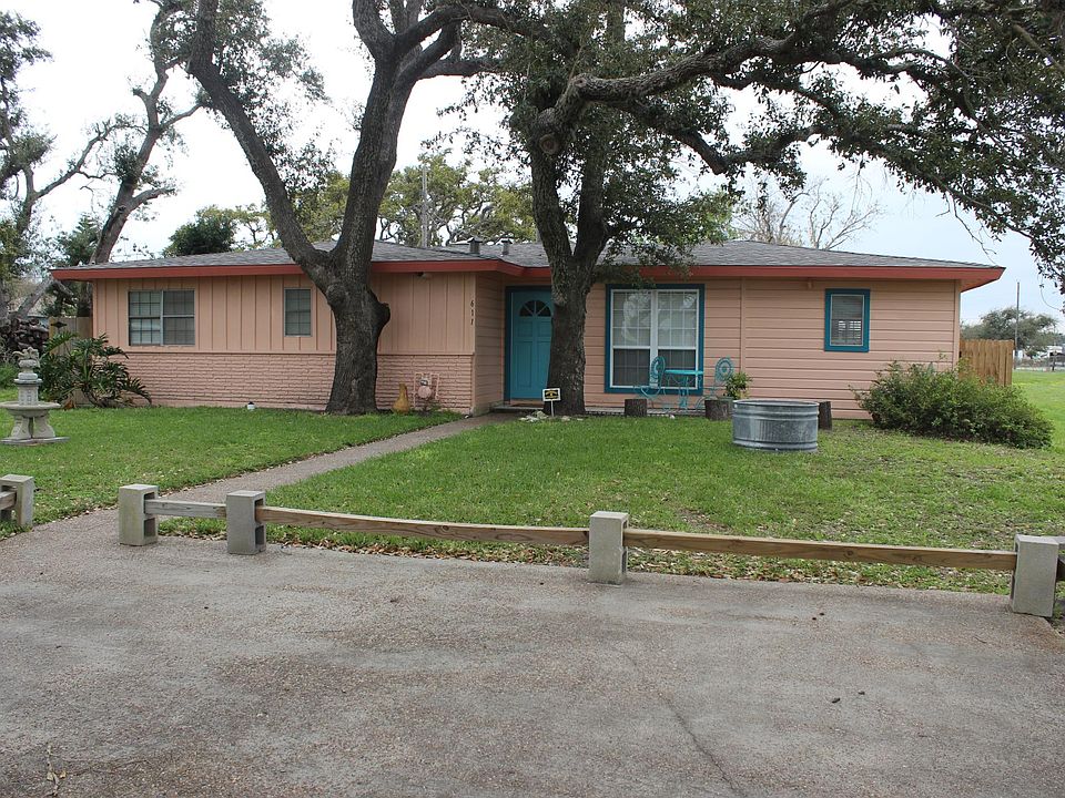 1st image of 611 E King St