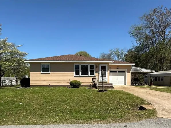 1204 S Pacific St, Cape Girardeau, MO 63703